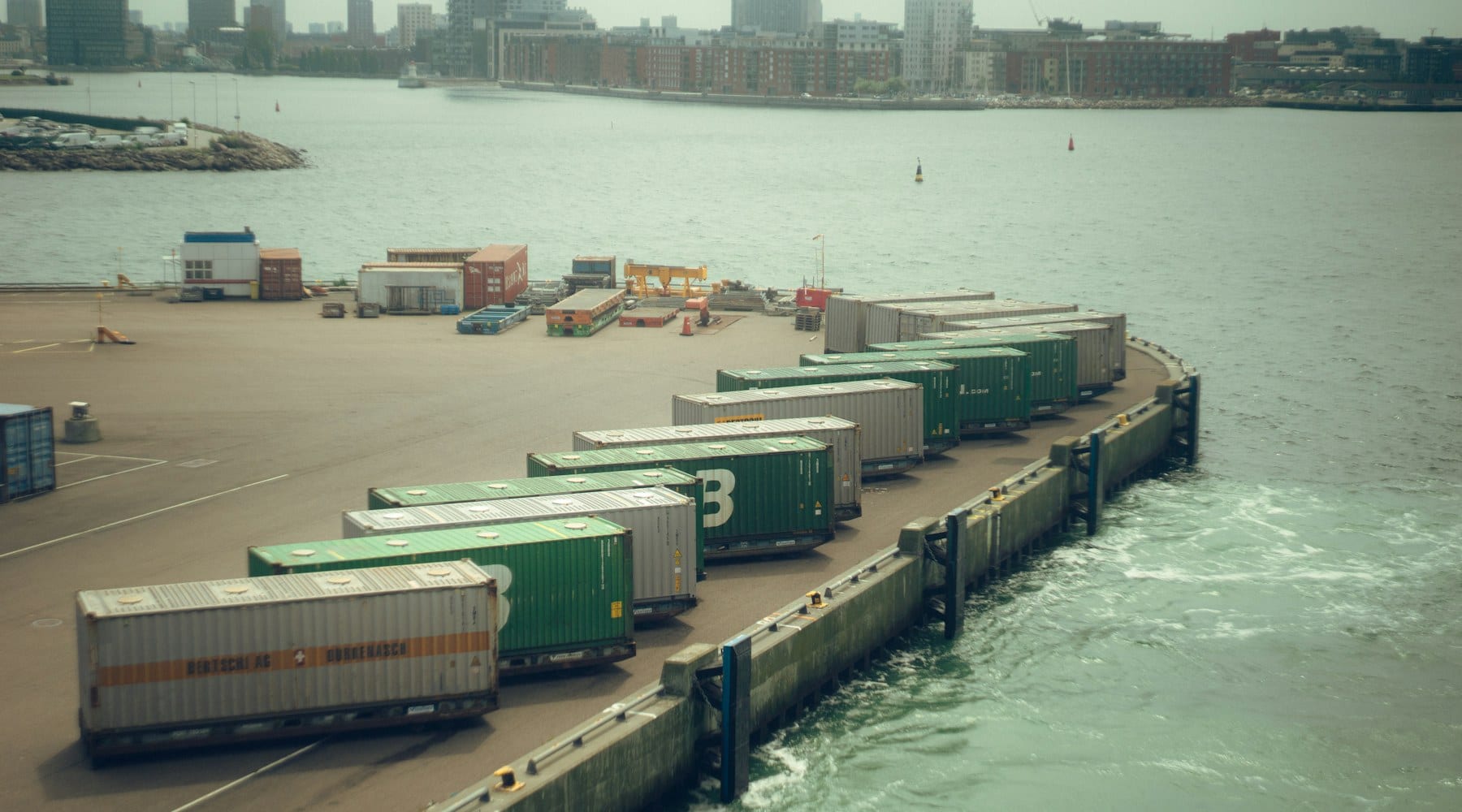 Container terminal supporting global supply chain operations